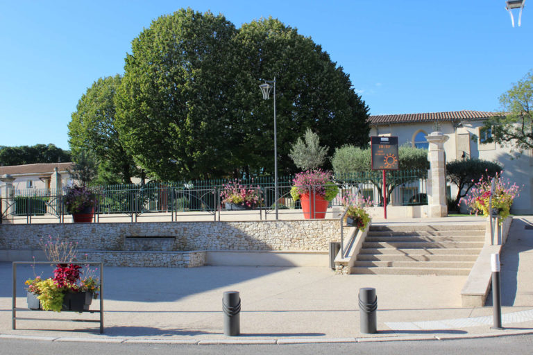 Place Garons